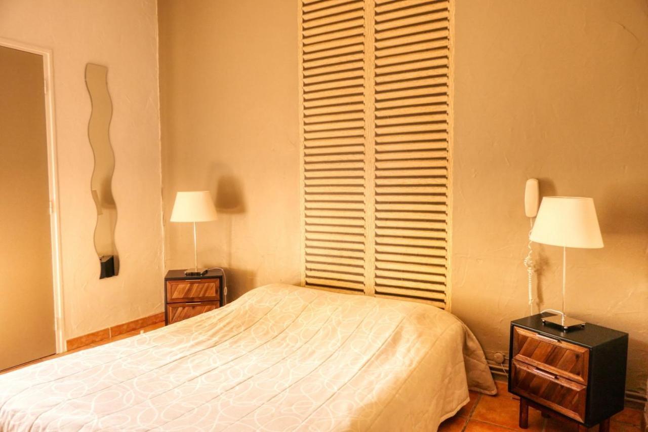 Au Saint Roch - Hotel Et Jardin Avignon Kültér fotó