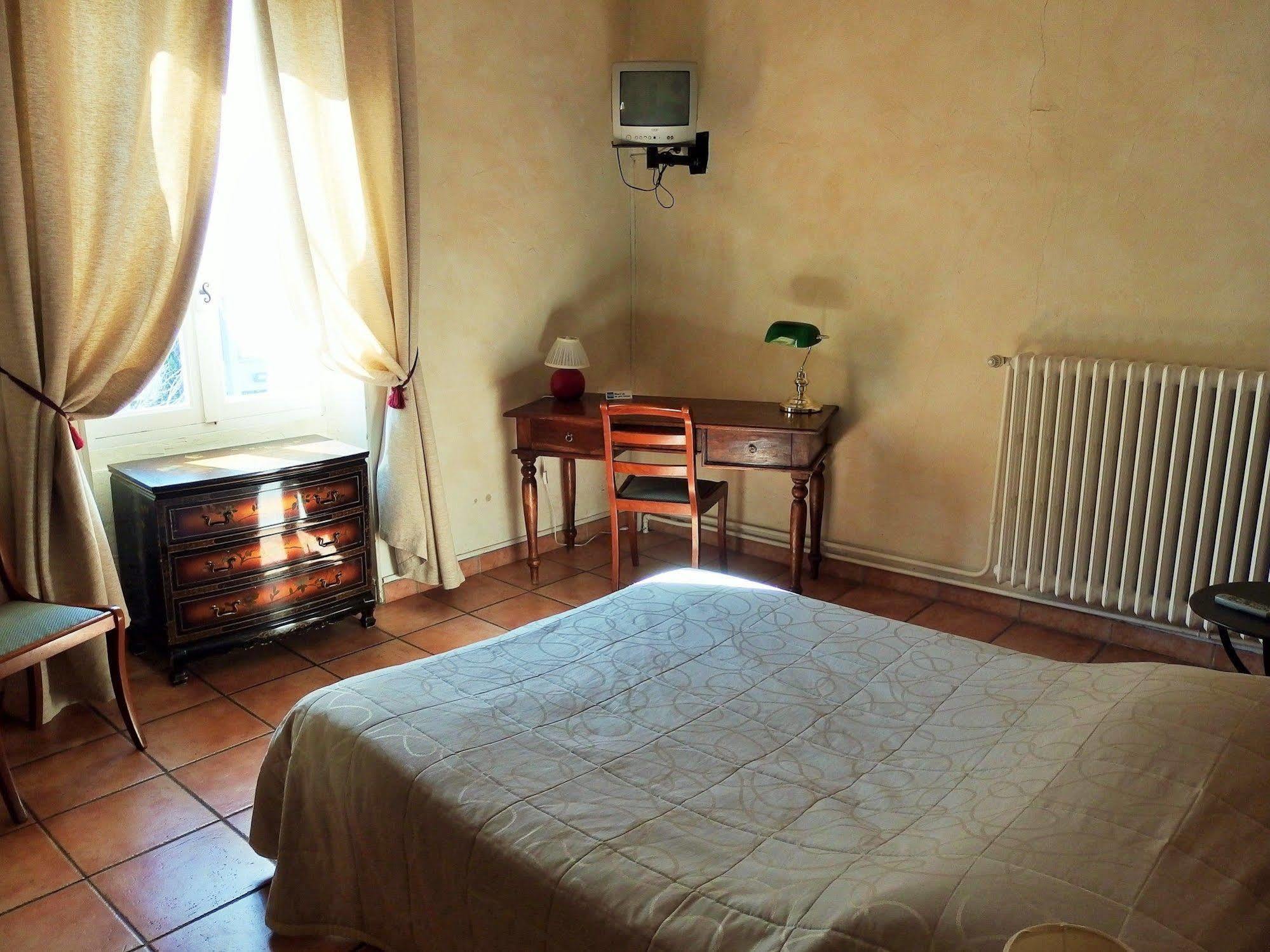 Au Saint Roch - Hotel Et Jardin Avignon Kültér fotó