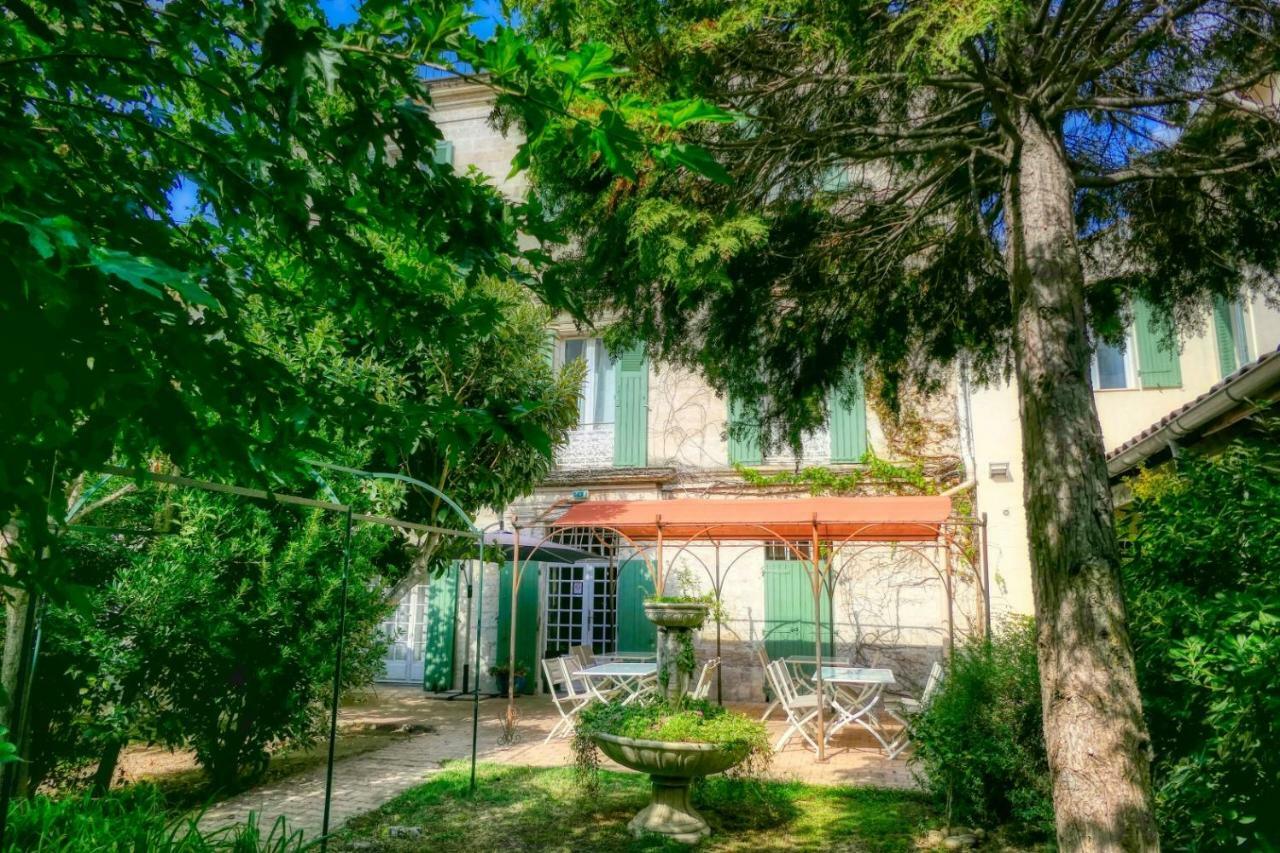 Au Saint Roch - Hotel Et Jardin Avignon Kültér fotó